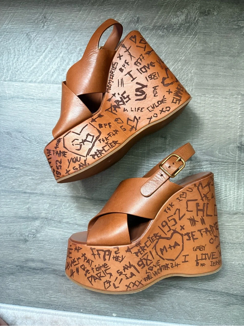 ✨ CHLOE Maxime Leather Crisscross Platform Sandals $1,250